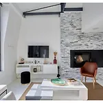 Duplex Center Of Paris By Studio Prestige